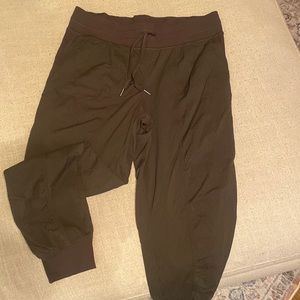 Dance studio mid rise Lululemon Joggers